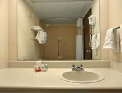 Plaza Hotel And Suites Pine Bluff Rom bilde