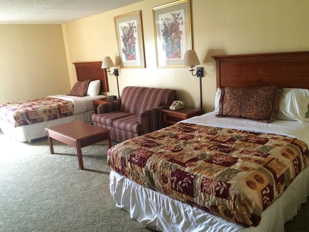 Plaza Hotel And Suites Pine Bluff Eksteriør bilde