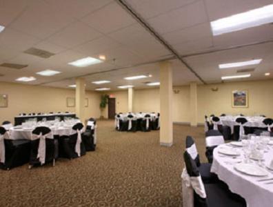 Plaza Hotel And Suites Pine Bluff Restaurant bilde